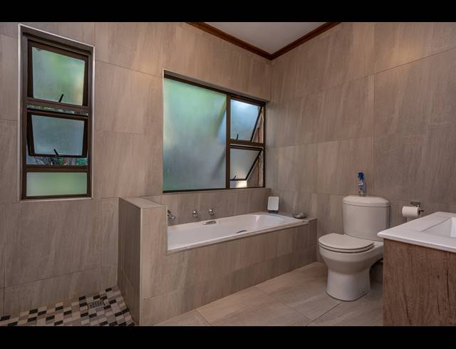 3 BEDROOM FREEHOLD FOR SALE IN GLENVISTA